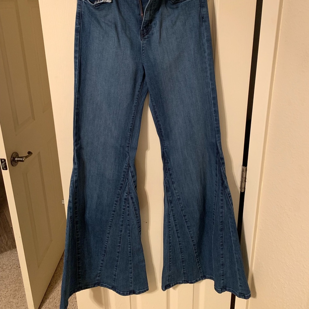 Bell bottom, big flare, high waist jean, size 27